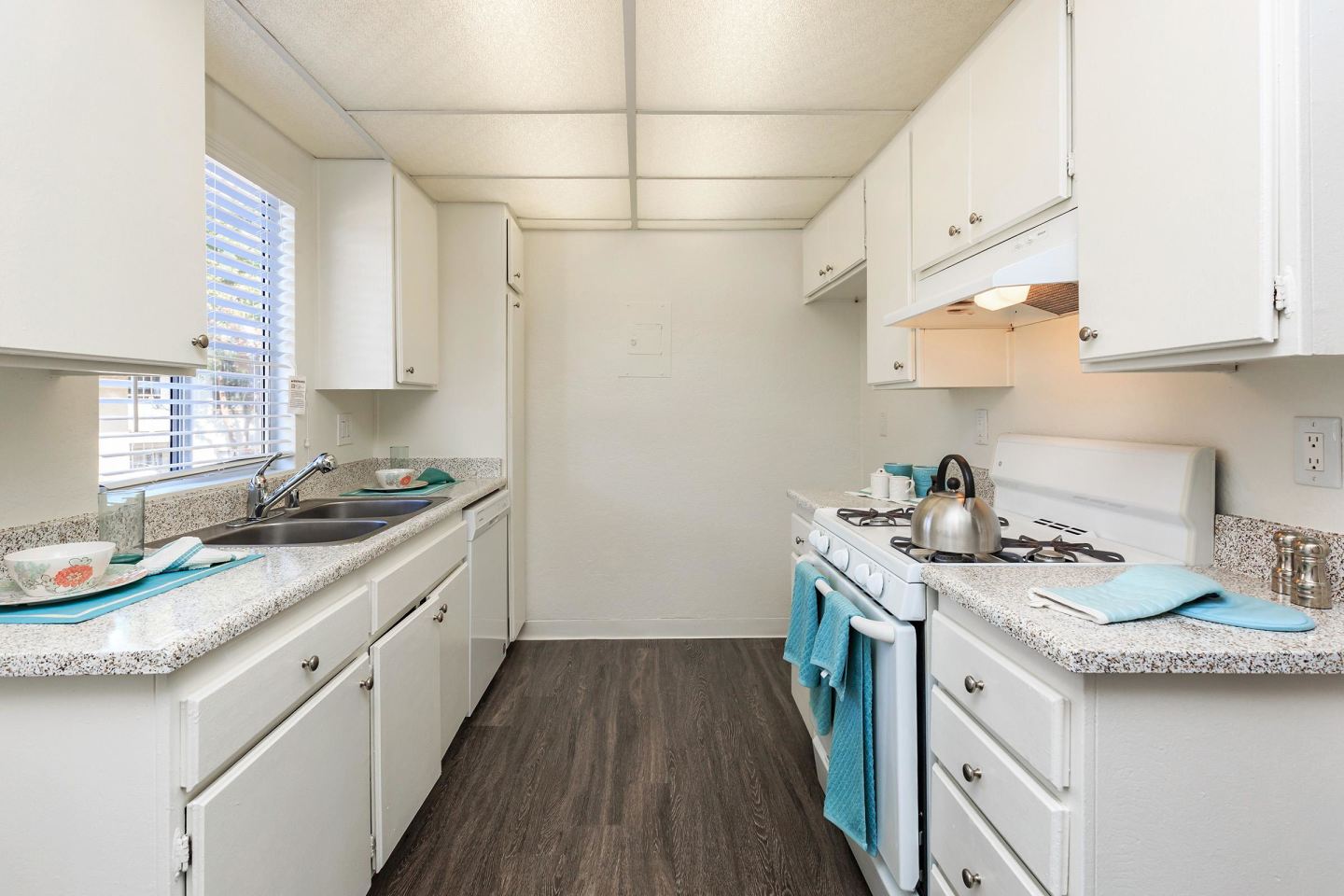 Carlyle Square Apartment Homes Image 19