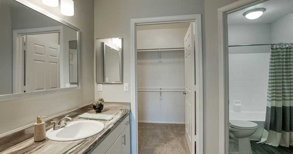 Bella Vista Apartments Image 11