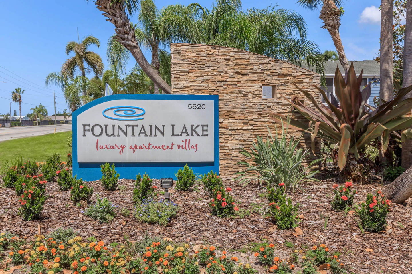 Fountain Lake Bradenton Image 7