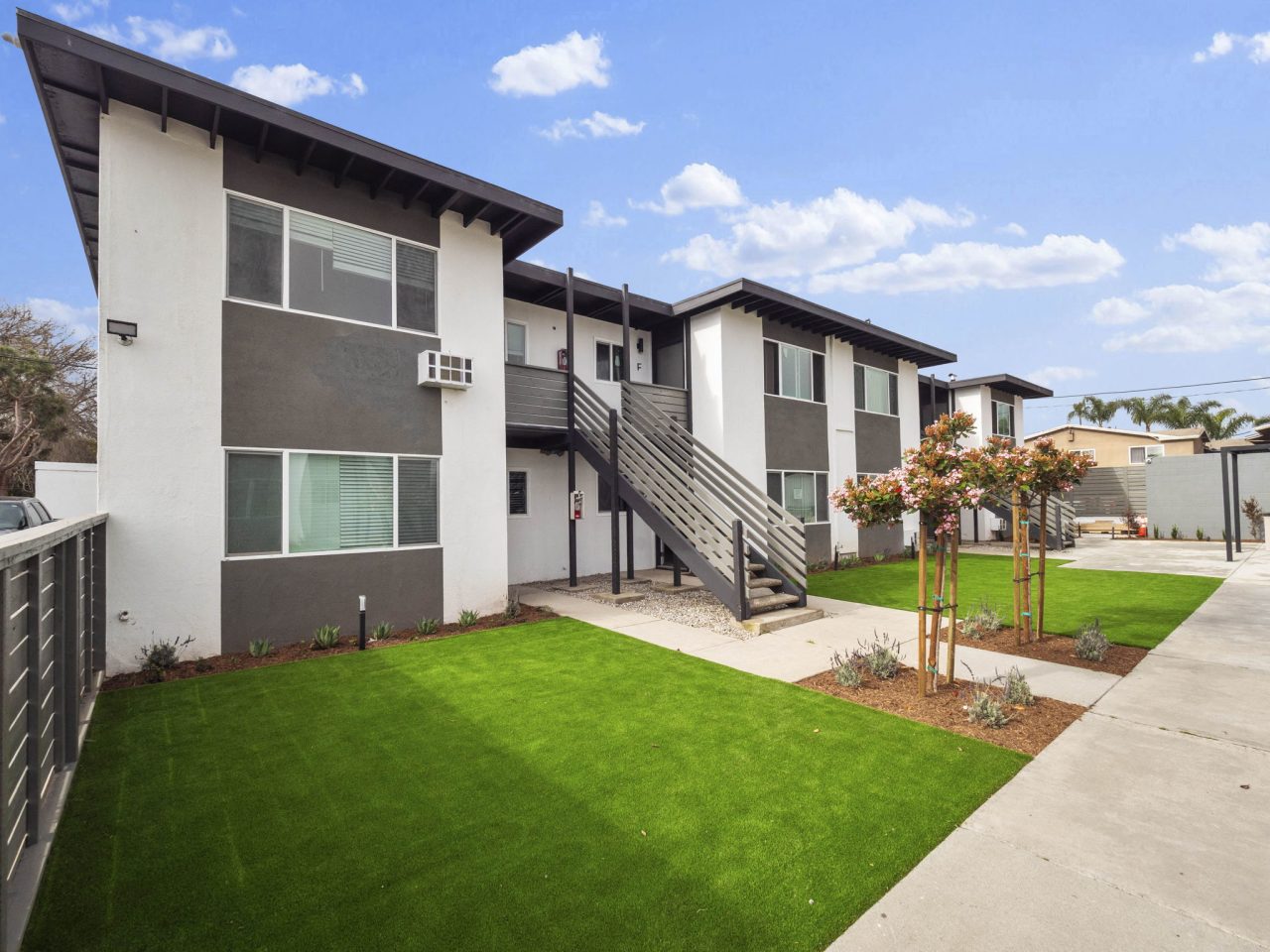 Charle Square Apartments Image 2