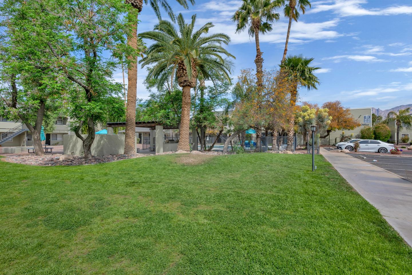Deerfield Village on Fort Lowell Image 22