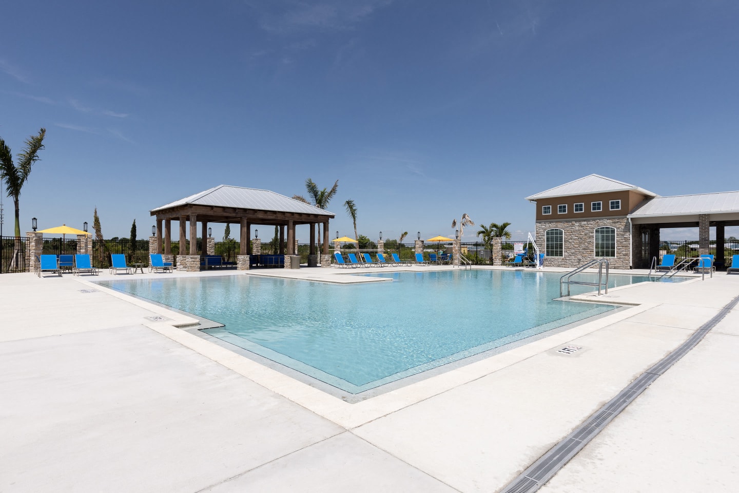 Cocoa Grand Apartments Image 5