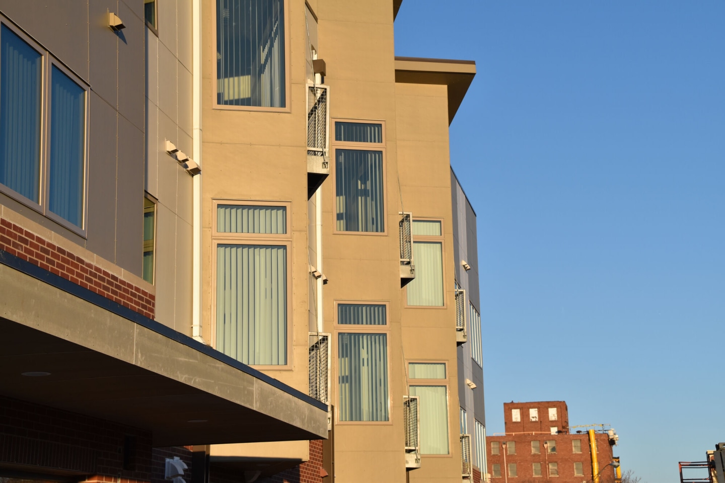501 Brady Image 18