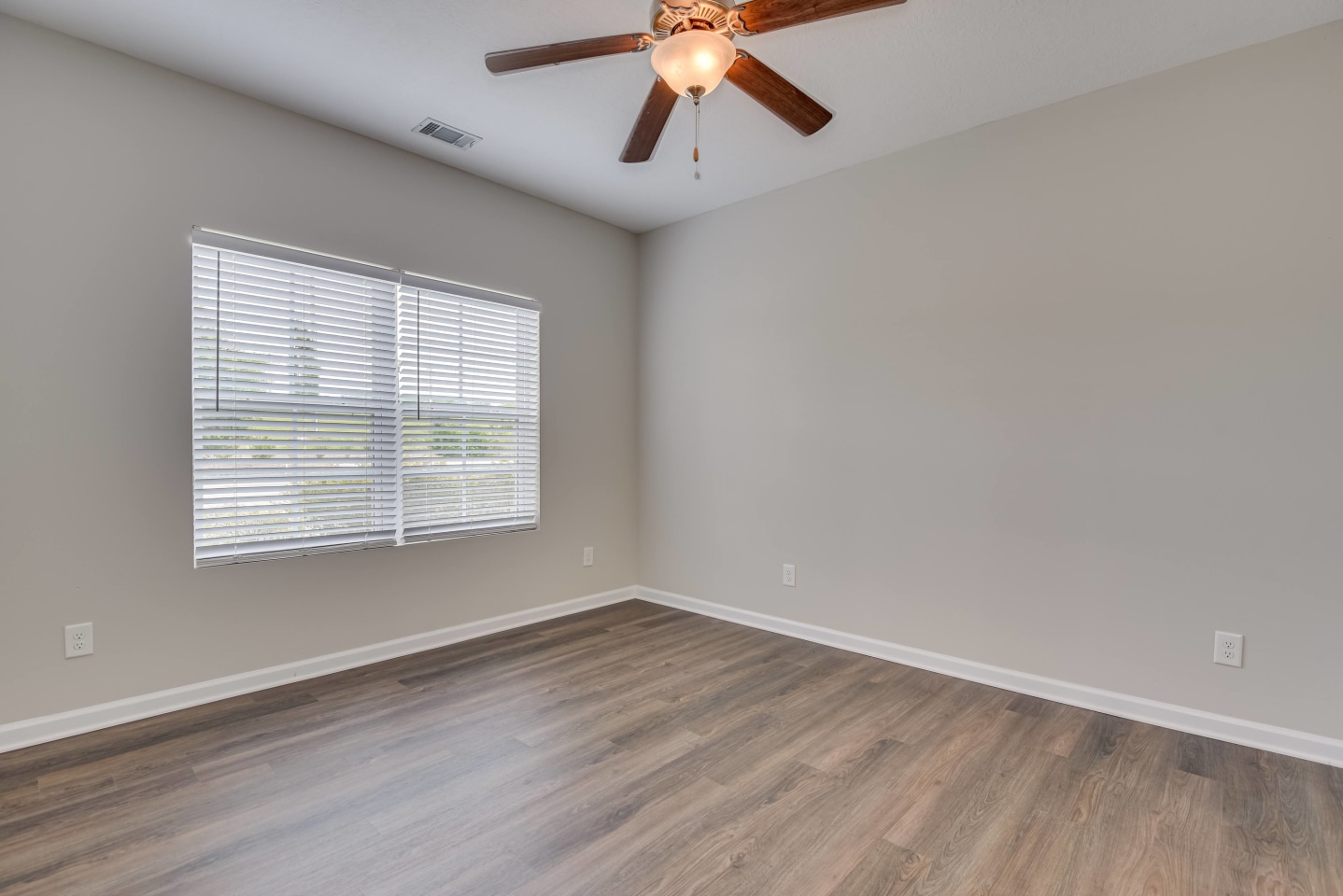 The Vista Apartments and Townhomes Image 15