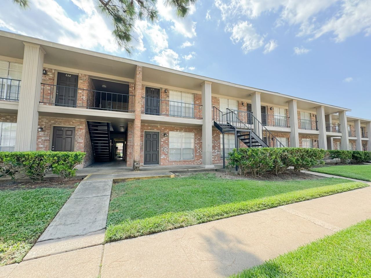 Memorial City Apartments Image 4