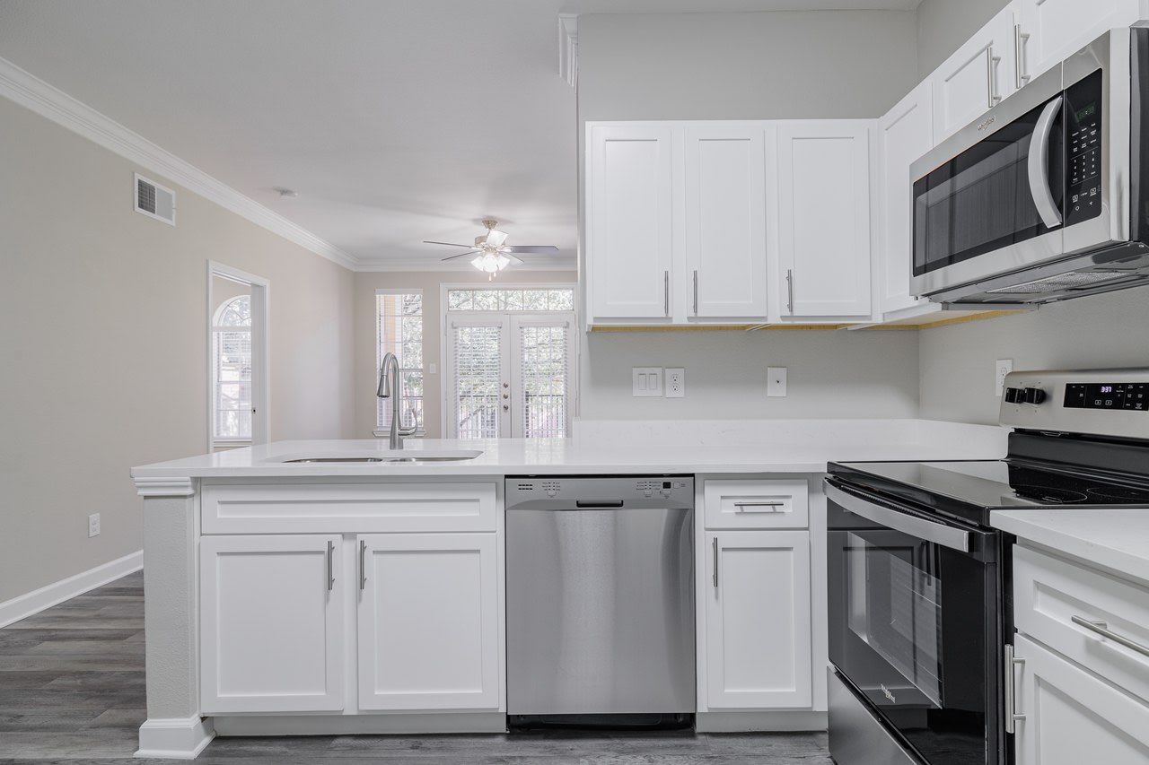 The Village at Bellaire Apartments Image 67