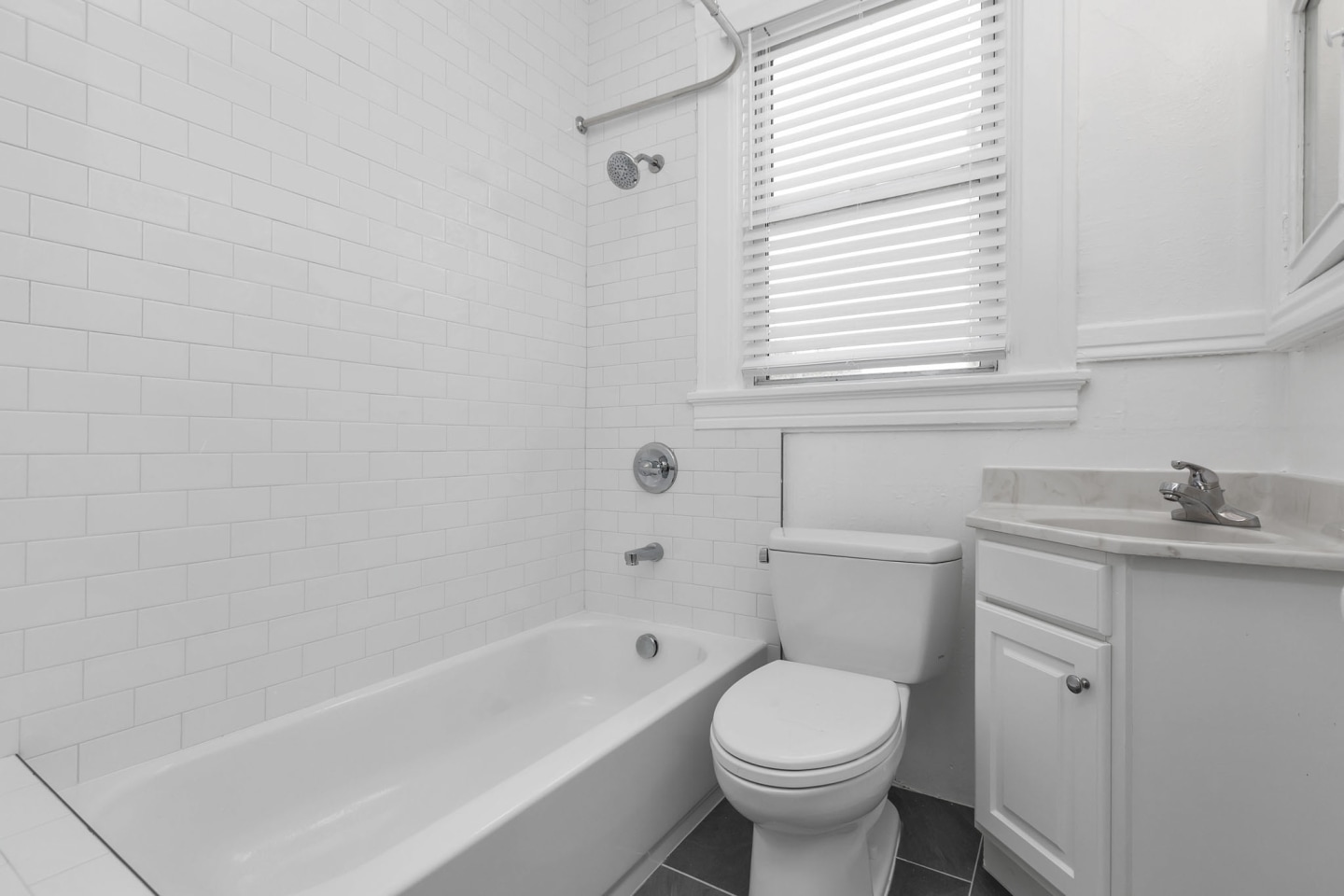 609 Ashbury Image 10