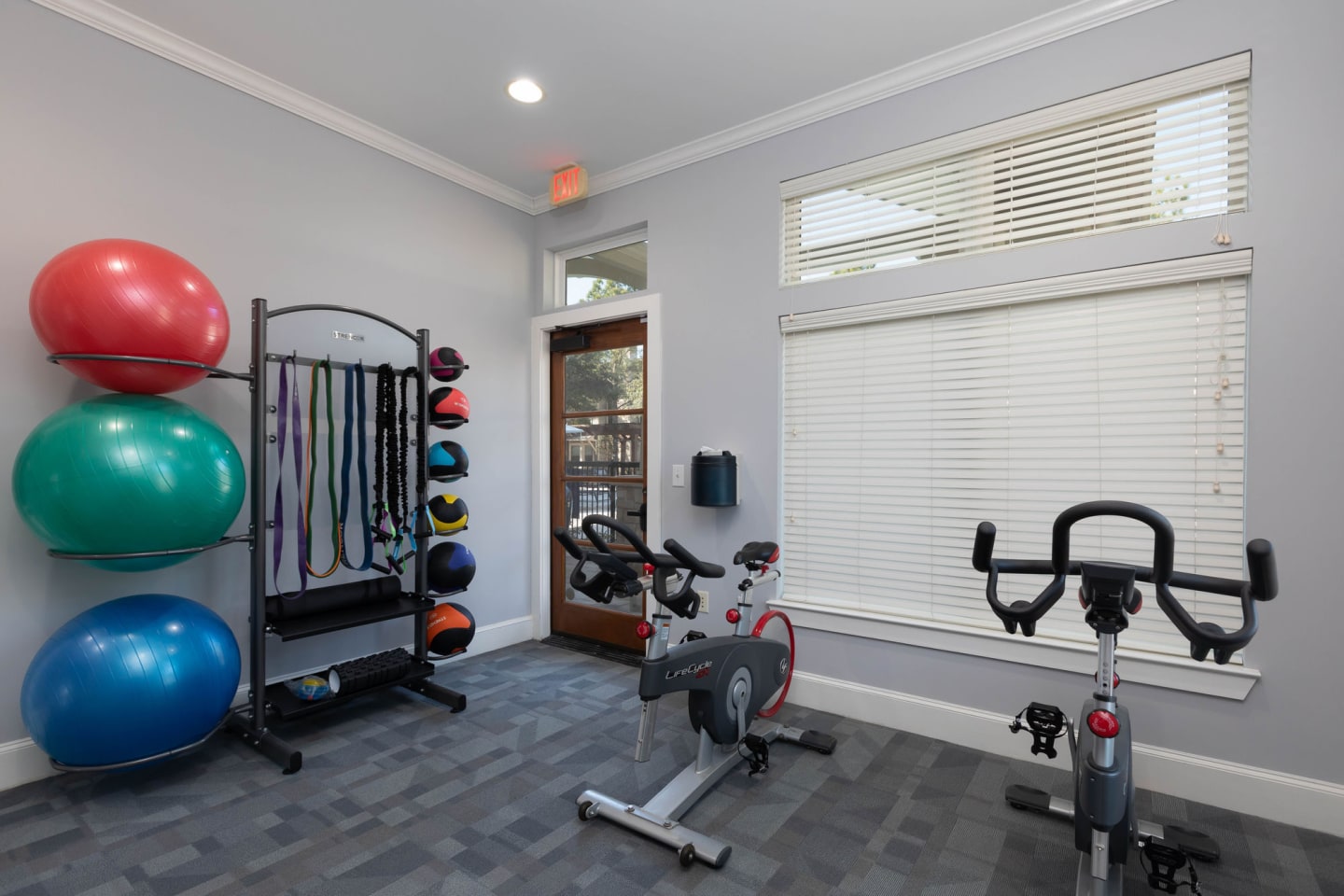 Lakefront Villas Image 8