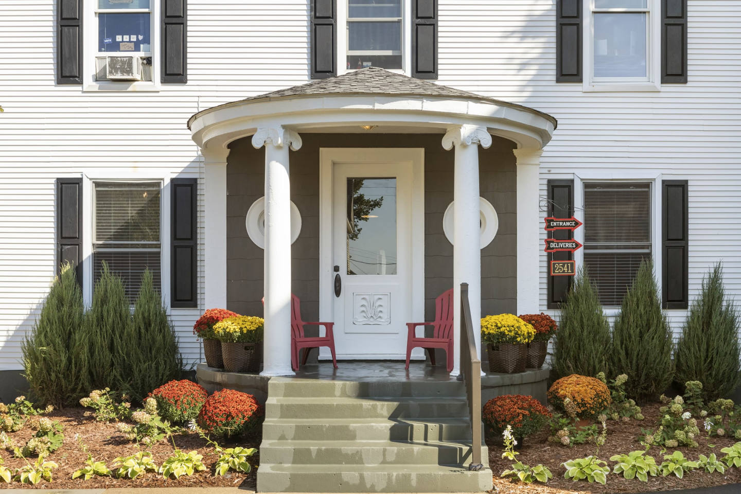 2541 Garfield Image 12