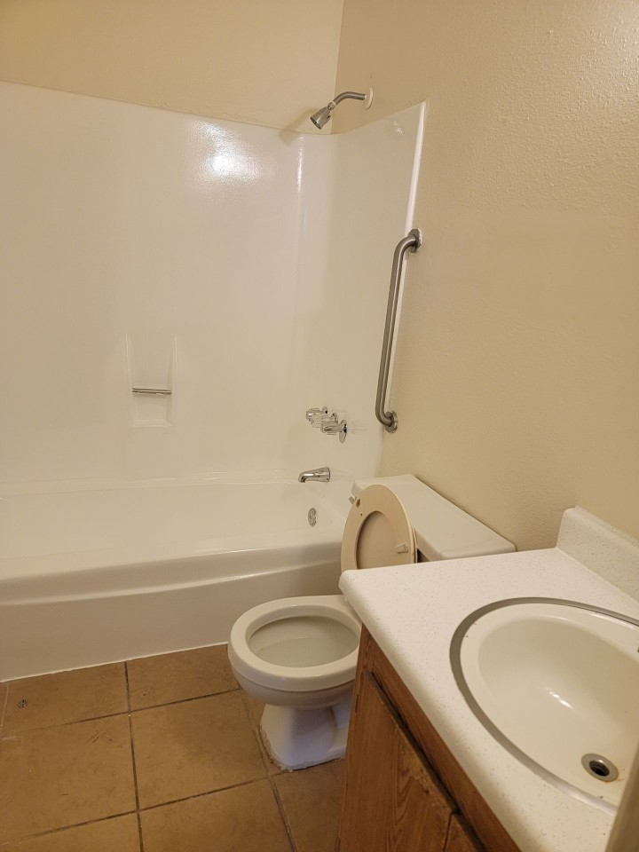 Casa Blanca Apartments Image 5