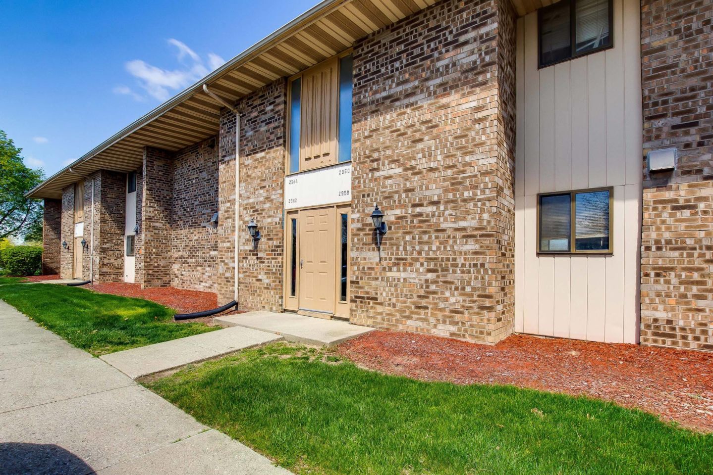 Black Hawk Apartments Image 21