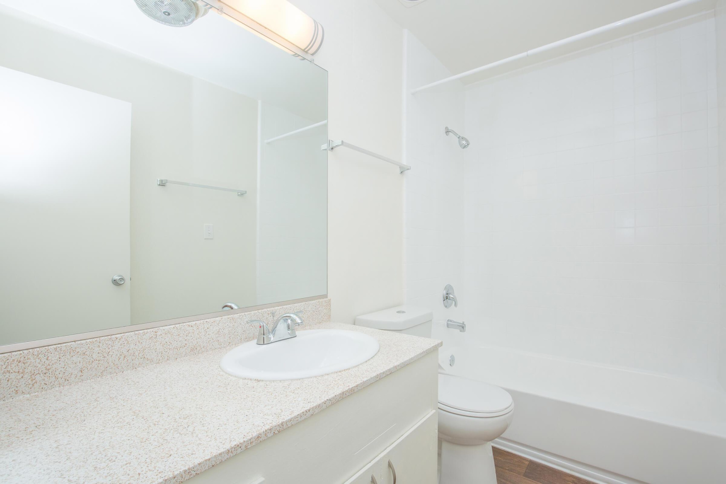 Playa Mediterranean Apartment Homes Image 15