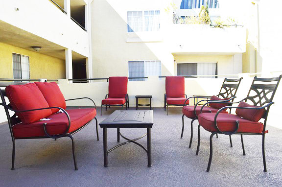 Burbank Village Apartments Image 12