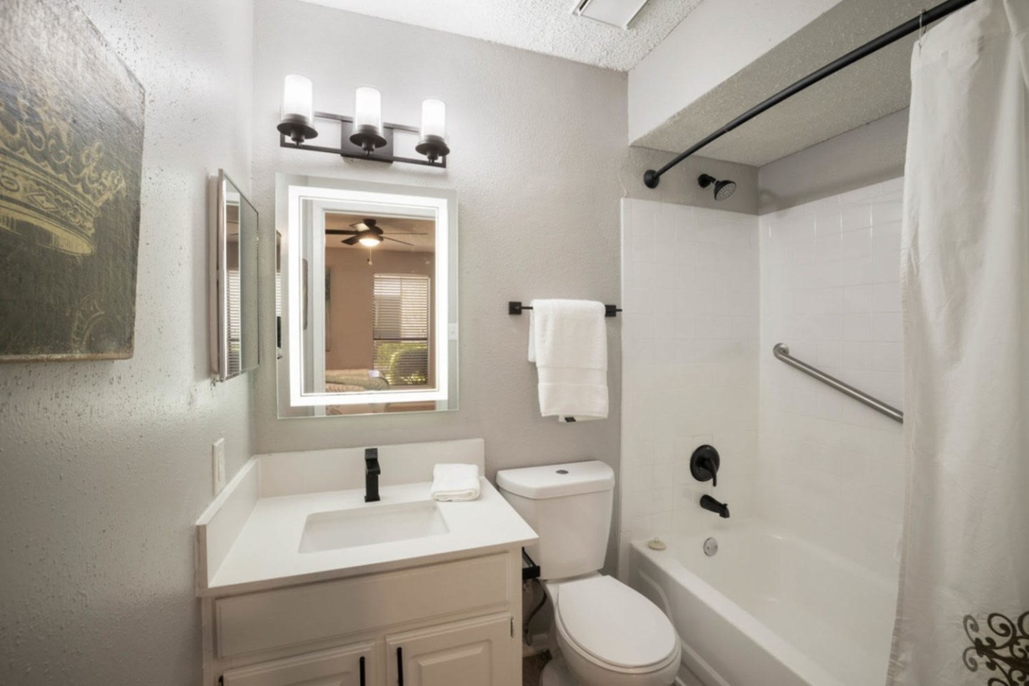 Summit at Hyde Park Apartments Image 3