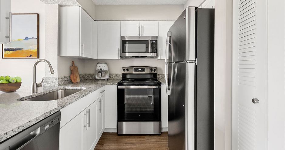Gulfshore Apartment Homes Image 1