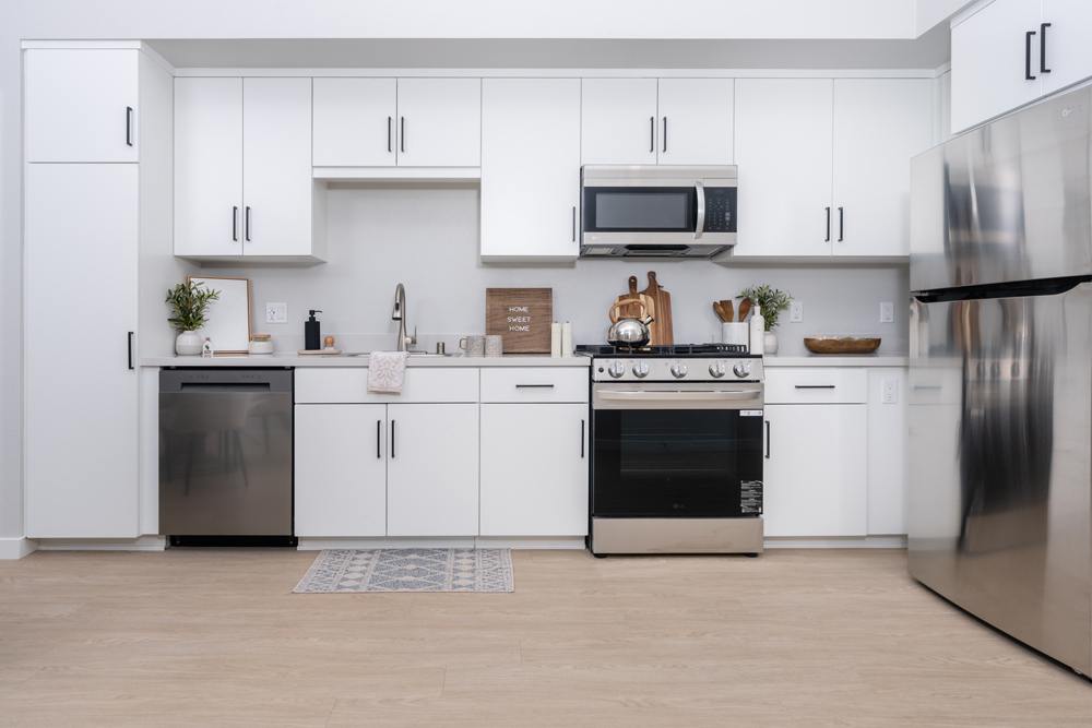 Downtown Ontario Luxury Apartments Image 19