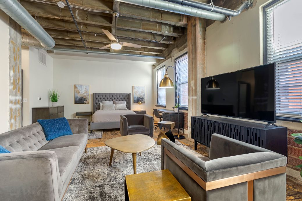 Uptown Square Apartment Homes Image 14