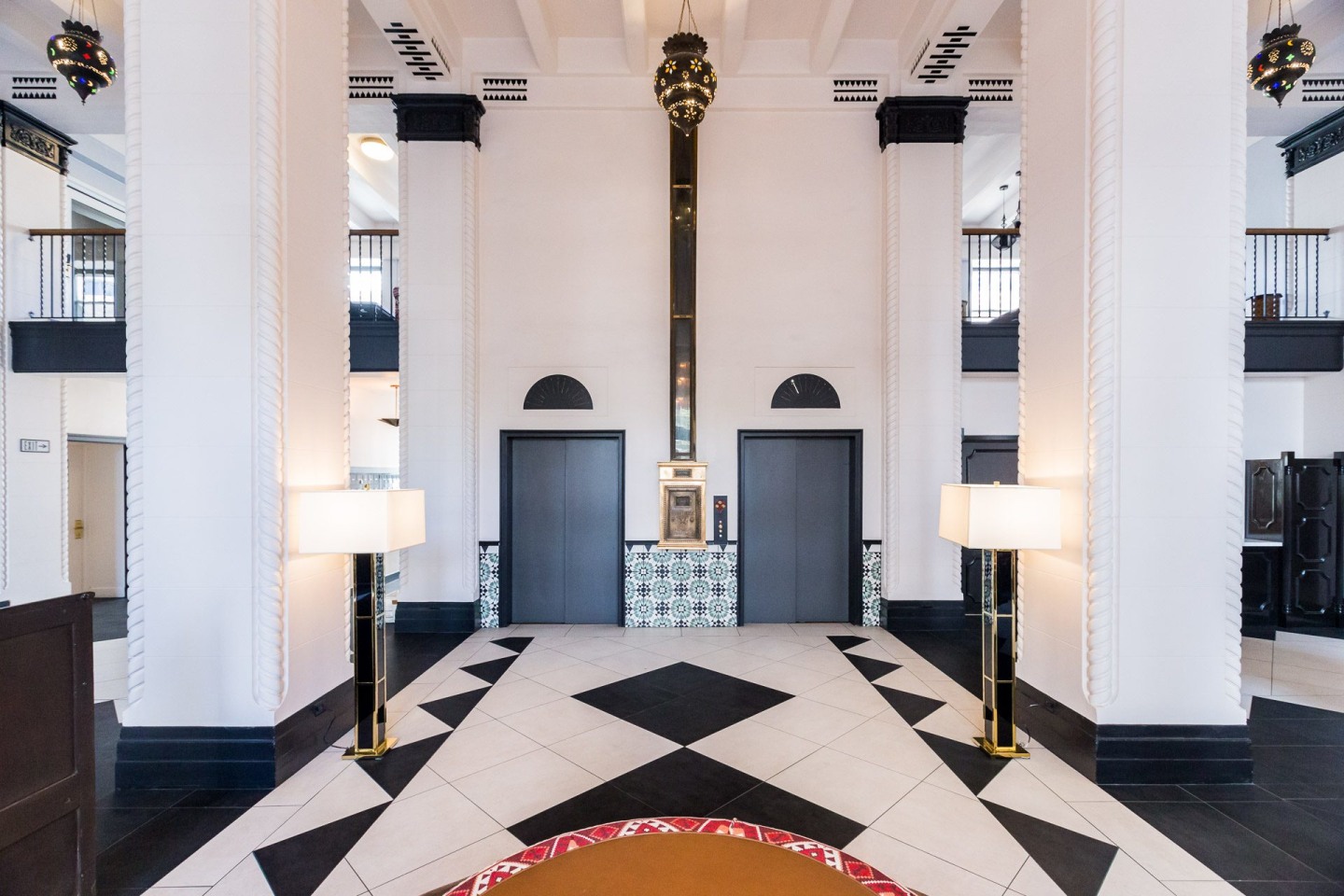 Wilshire Royale Apartments Image 4
