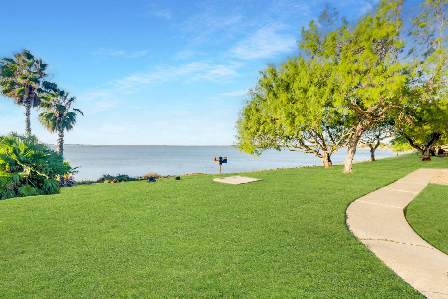 The Bay Club Apartments Image 15