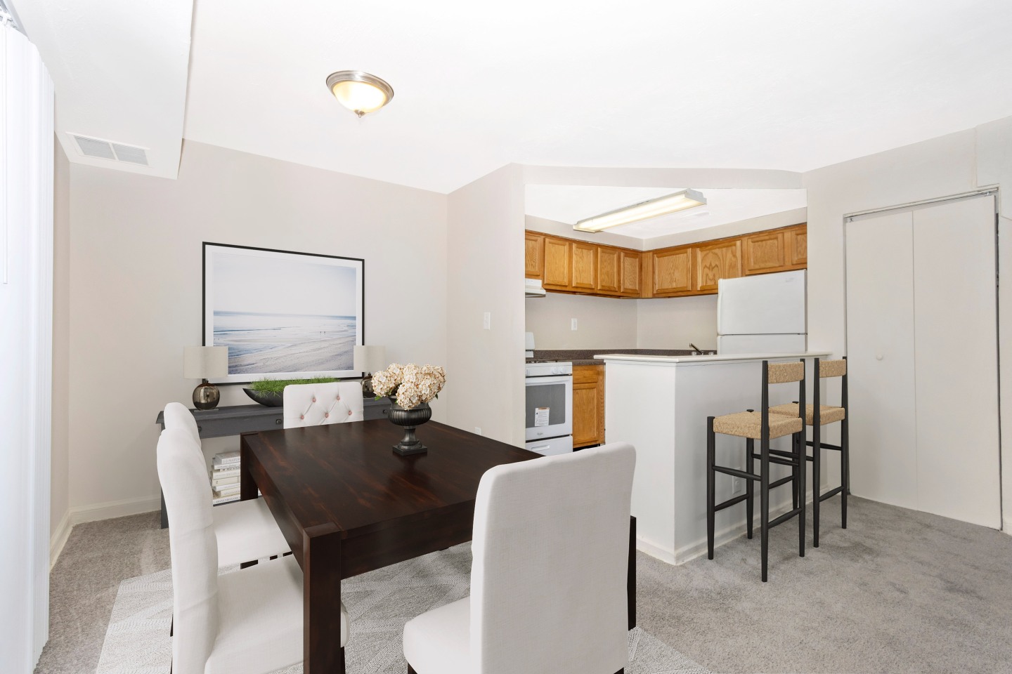 Avenue Apartments Image 6