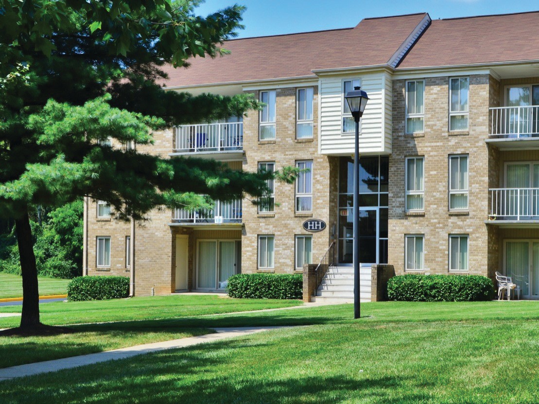 The Apartments at Elmwood Terrace Image 23