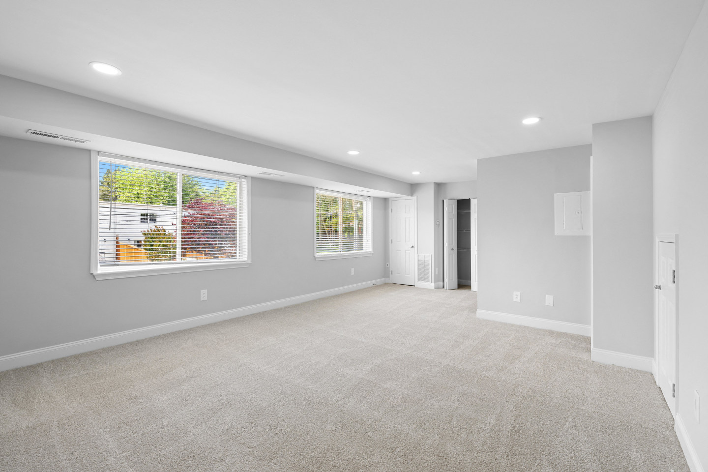 Gainsborough Court, Churchill Mews, and Copperfield Square Apartments & Townhomes Image 39