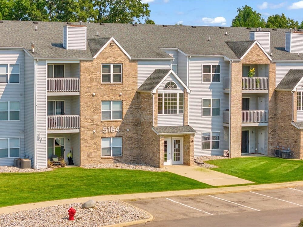Central Park Apartments Image 35