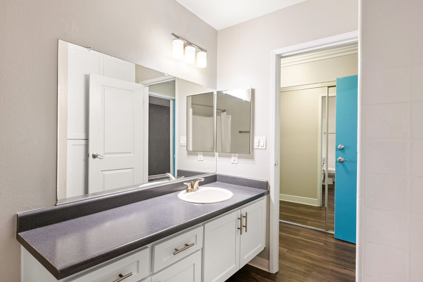 1200 Riverside Image 14