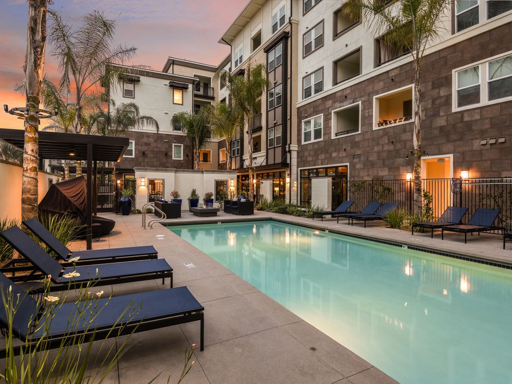 Avalon Cerritos Image 16