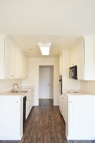 Los Feliz Summit Apartments Image 12