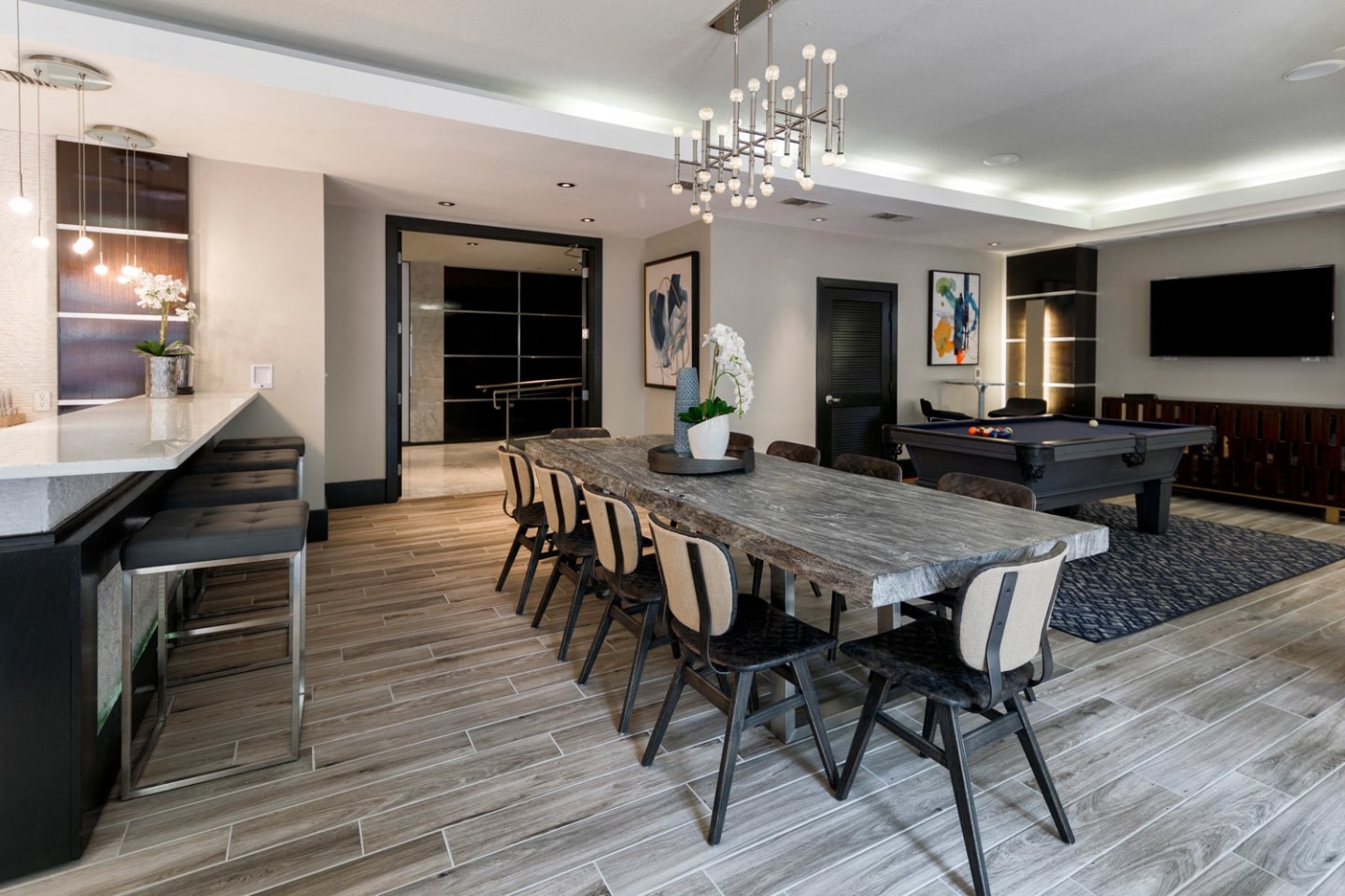 800 Carlyle Image 24