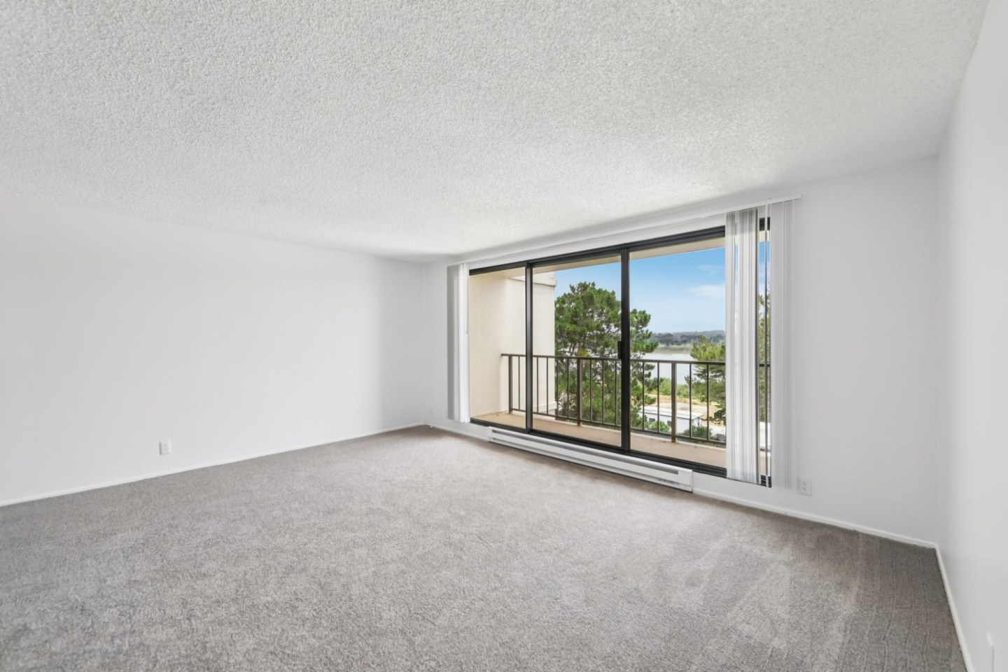 Lakewood Apartments at Lake Merced Image 28