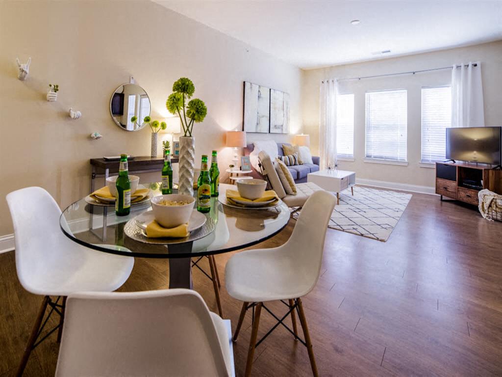 Monon Living Image 39