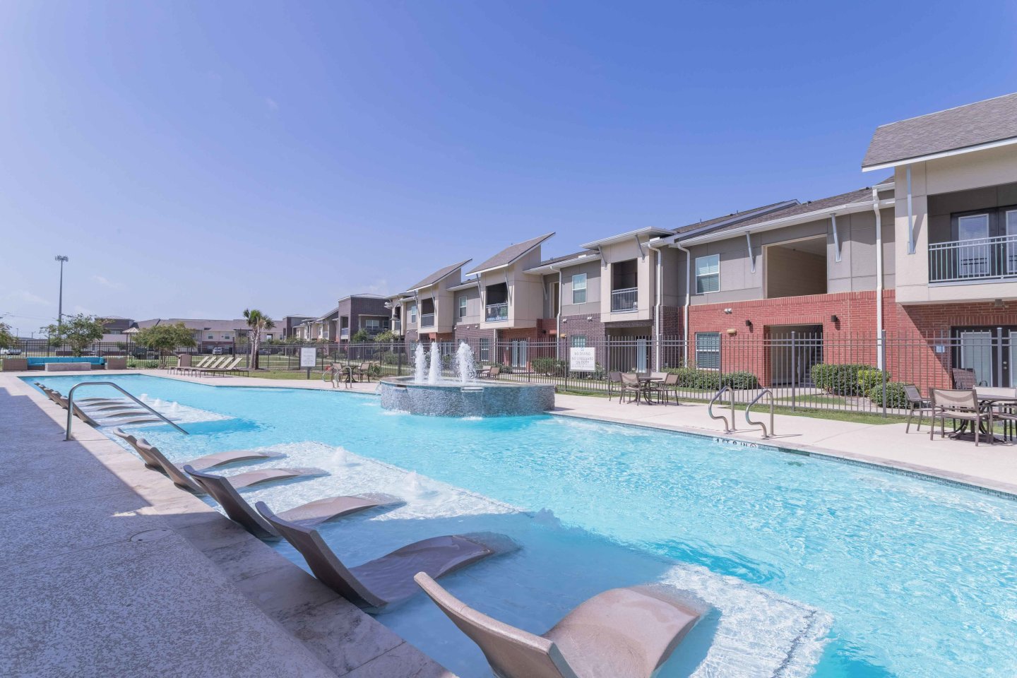 Century Palm Bluff Image 2