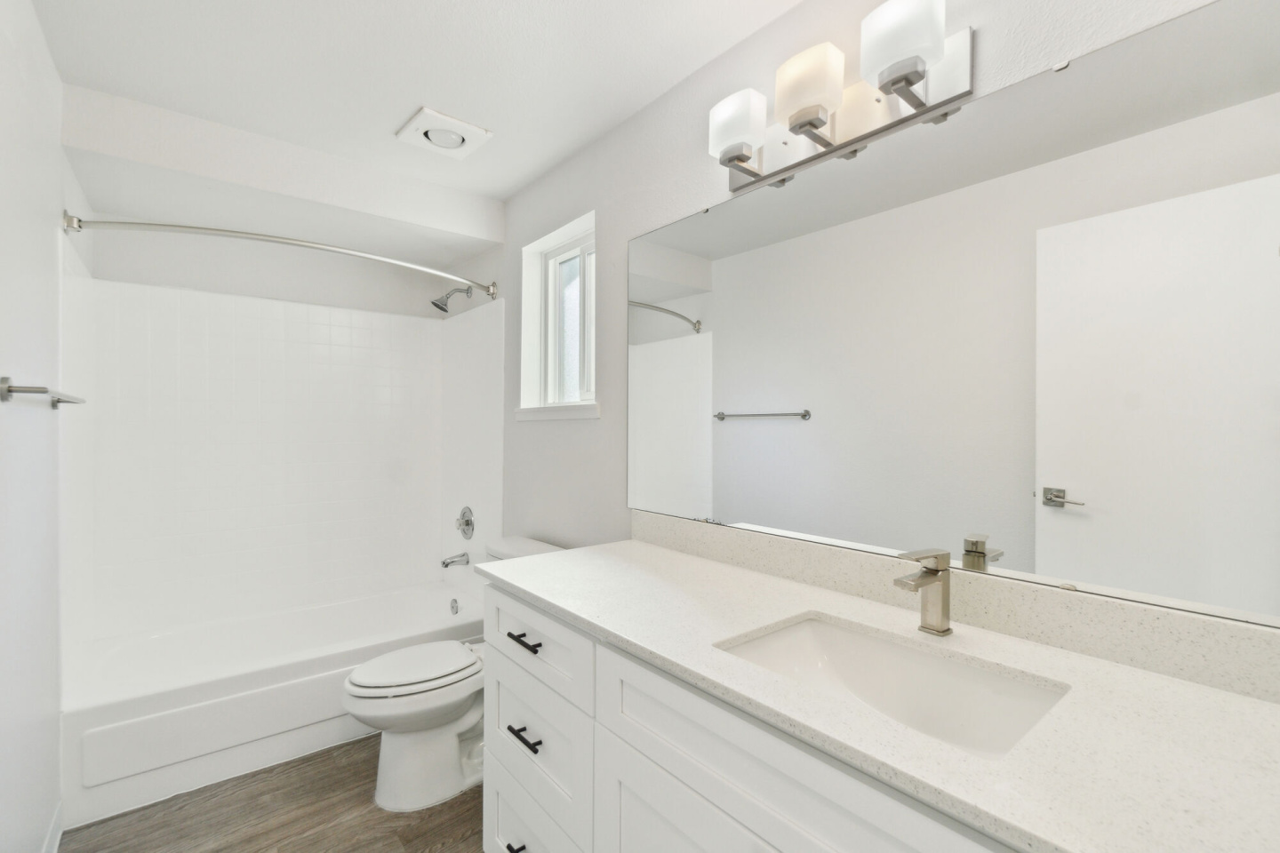 Spinnaker Apartments Image 27