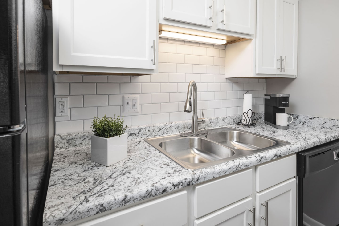 Cross Creek Apartments Image 6
