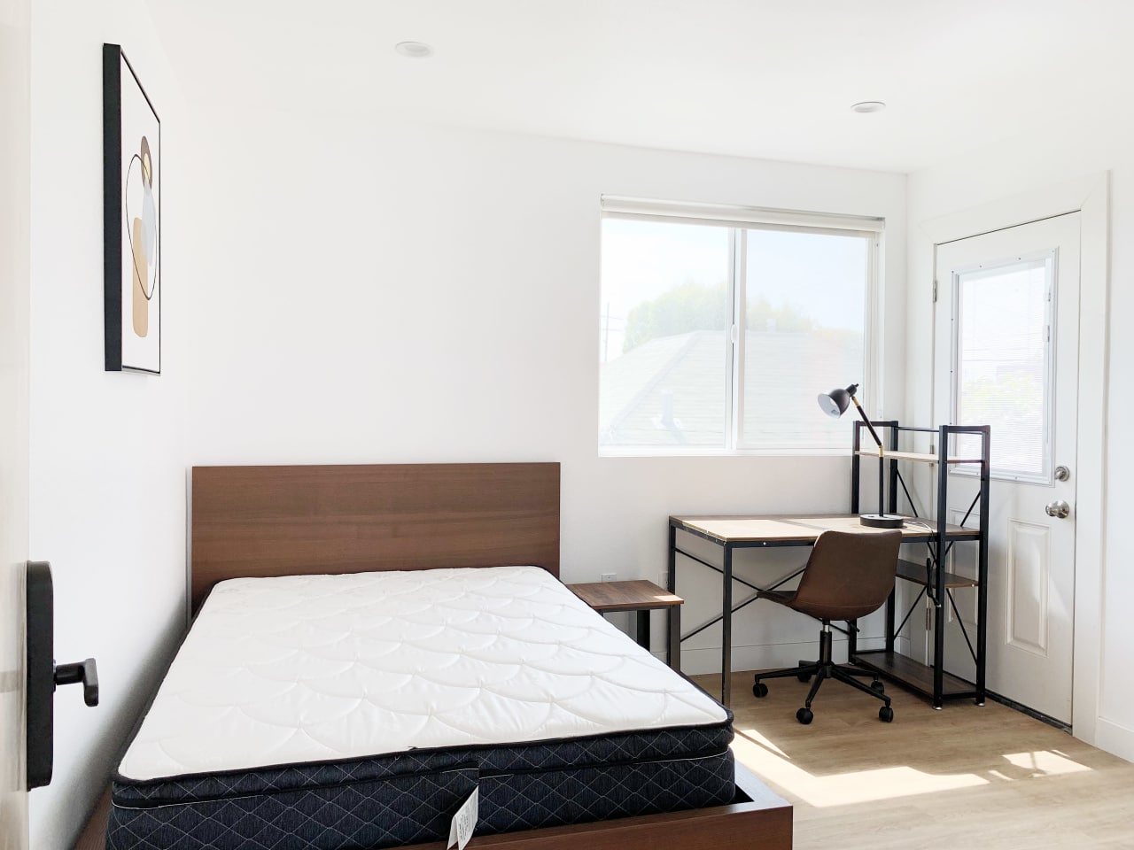 1436 W 36th Place - Co-Living Image 3
