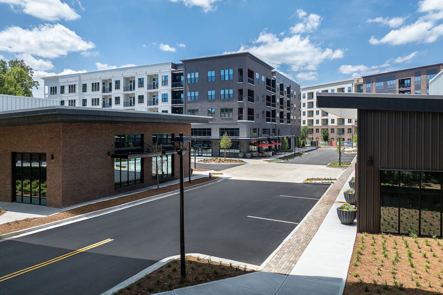 AMLI Brookhaven Apartments Image 10