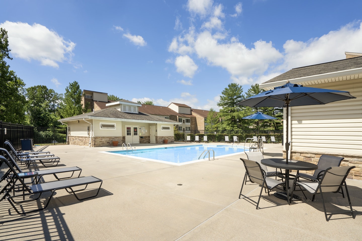 The Apartments at Elmwood Terrace Image 21