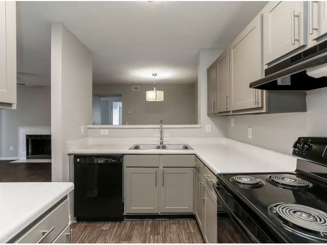 1070 Main Apartments Image 8