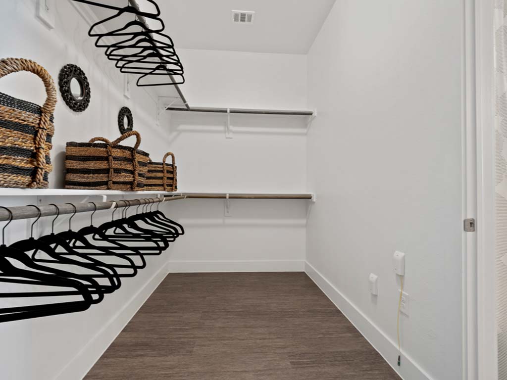 Reveal Lake Ridge Image 3