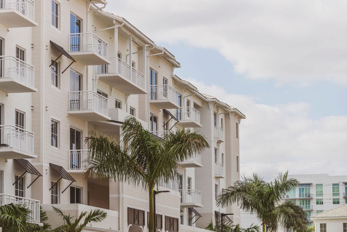 Vesada Luxury Apartment Homes Image 2
