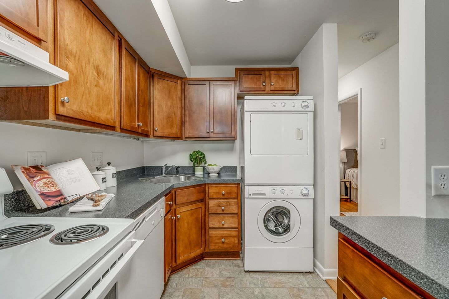 Rock Creek Apartments Image 4