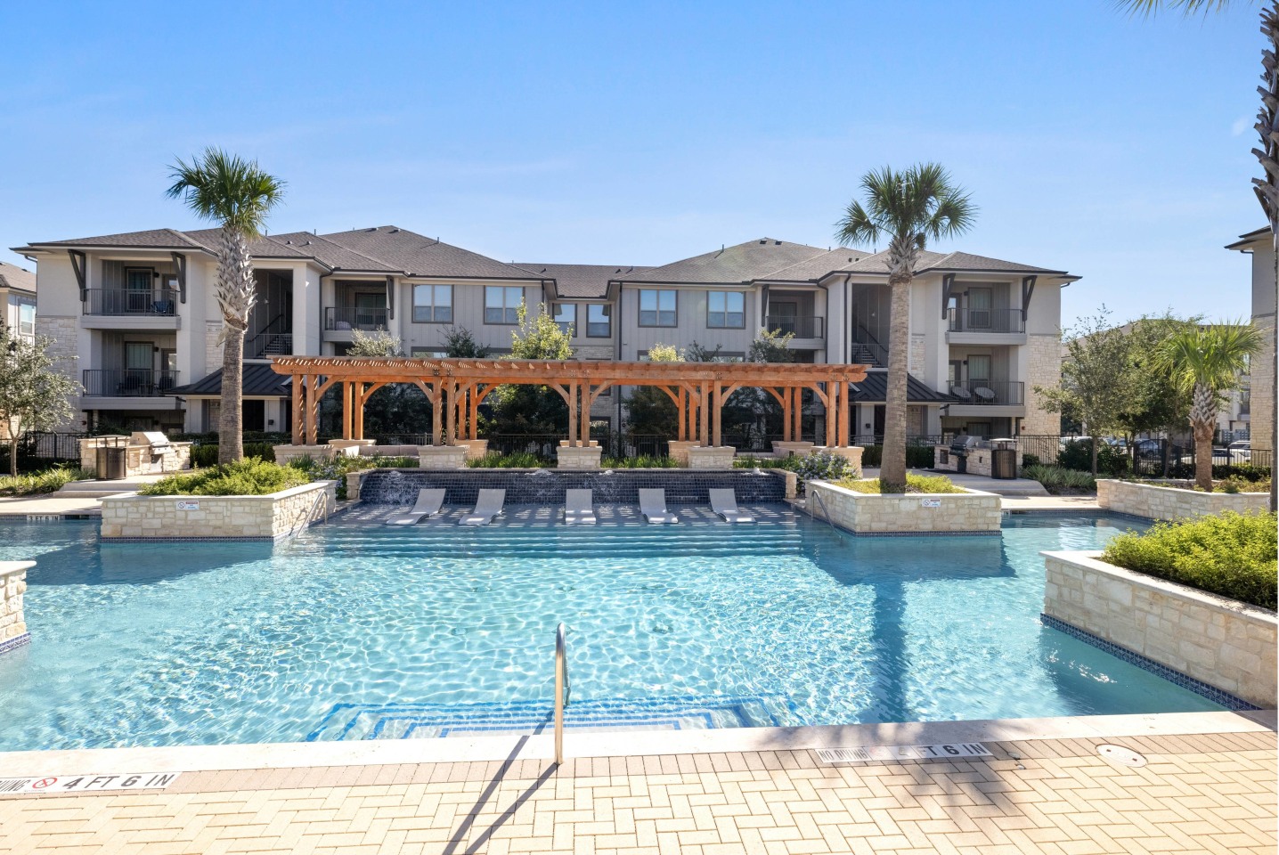 Los Robles Apartments Image 6