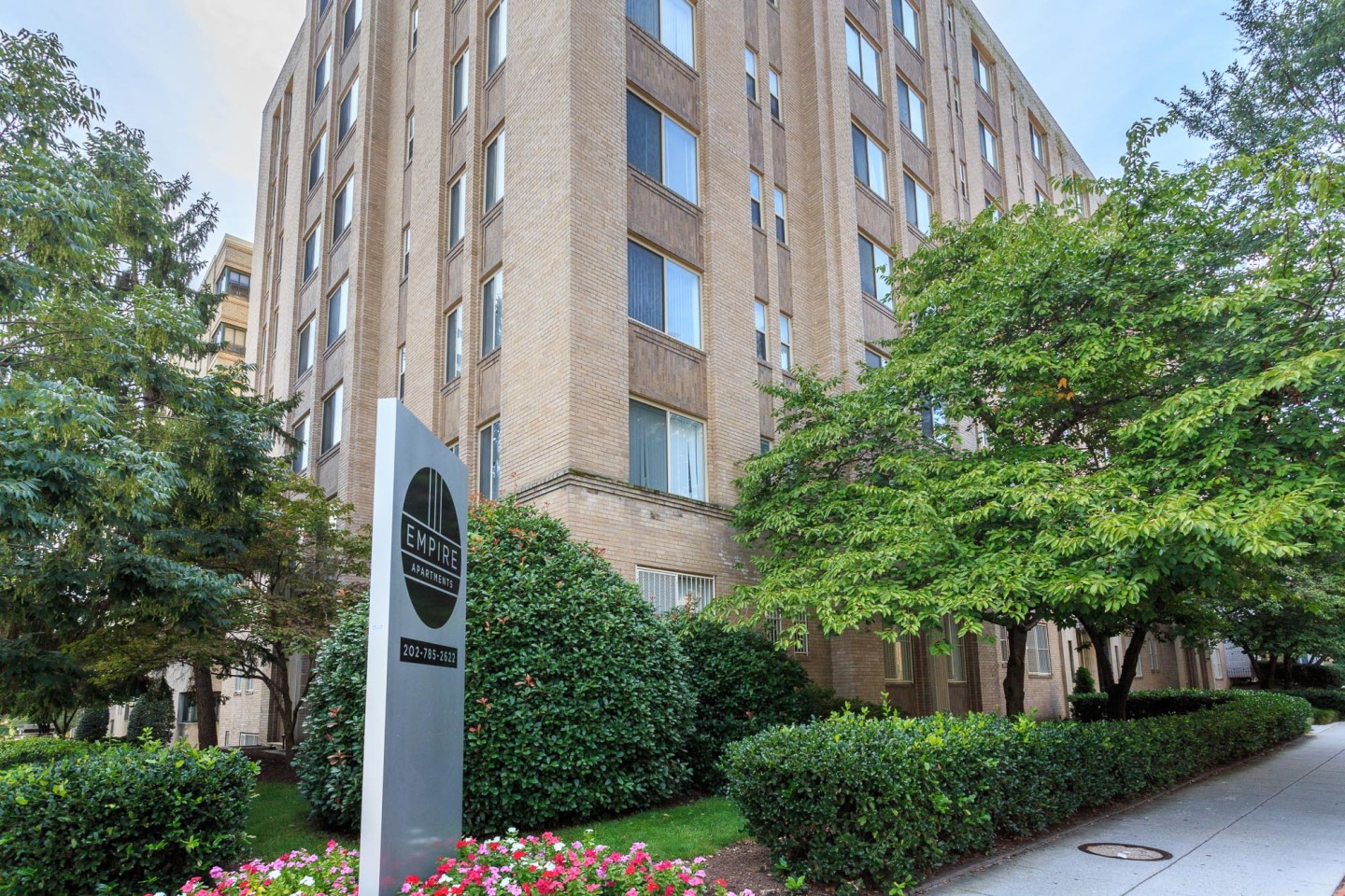 Empire Apartments Image 19