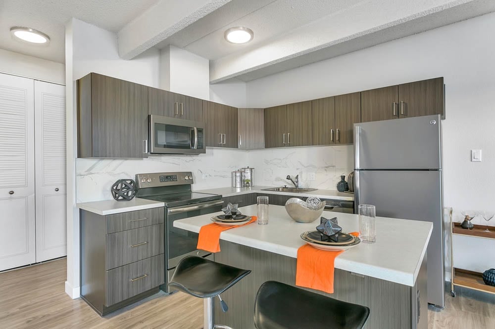 1311 Cook Image 3