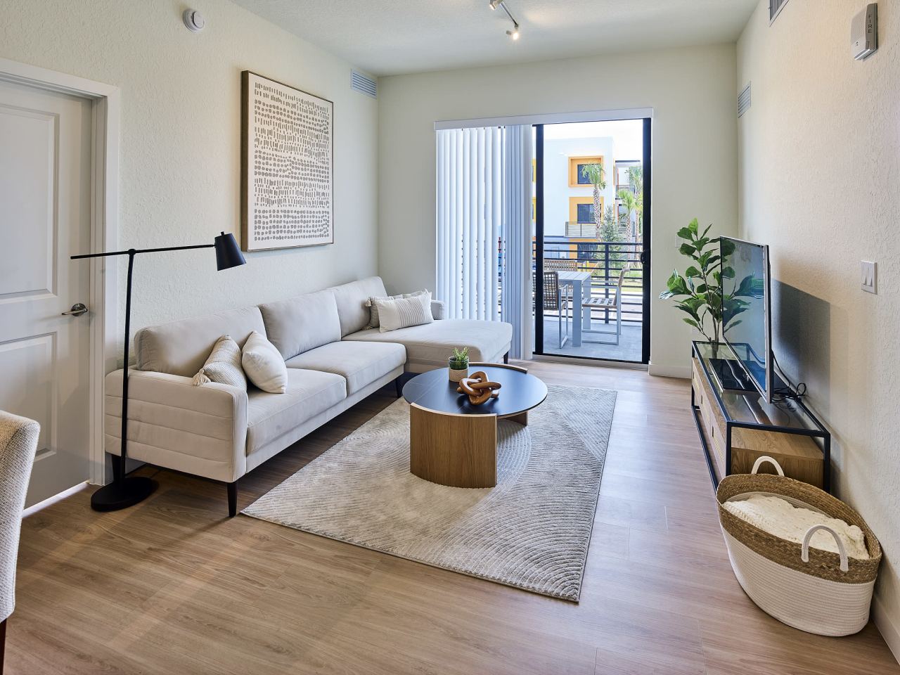 Gateway Luxury Apartments Image 12