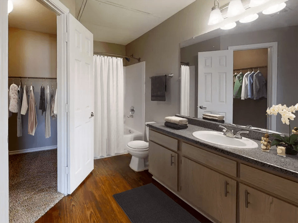 Summer Brook Apartments Image 13