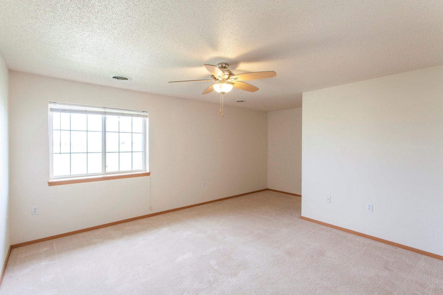 Platinum Valley Apartments Image 35