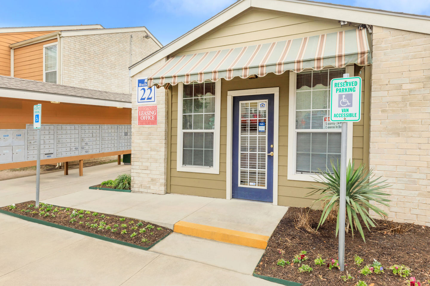 Hilltop Oaks Apartments Image 9